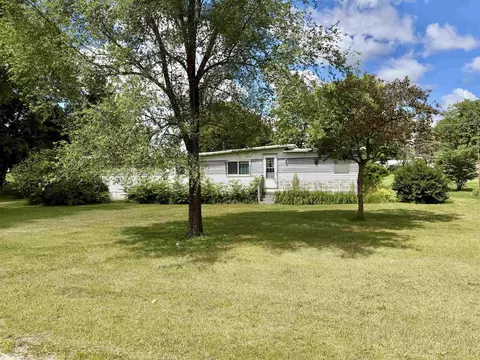 5172 Locust Ln, Thomson, IL 61285