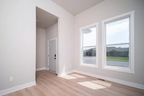 9810 Hawks Pointe Trl, Roscoe, IL 61073 photo 3