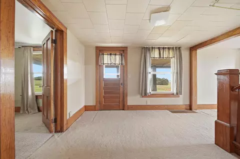 Entry Way - 2283 E 2750 St, Kewanee, IL 61443 photo 5 of 7