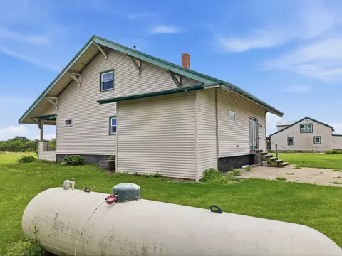 Exterior - 2283 E 2750 St, Kewanee, IL 61443 photo 8 of 8