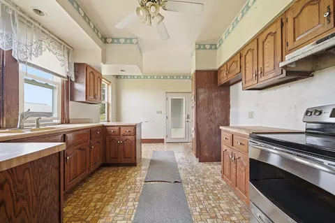 Kitchen - 2283 E 2750 St, Kewanee, IL 61443 photo 4 of 5