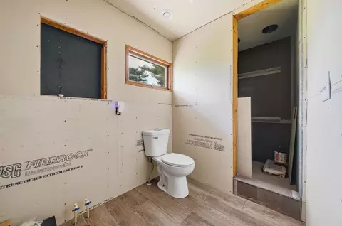 Bath - 2283 E 2750 St, Kewanee, IL 61443 photo 3 of 3