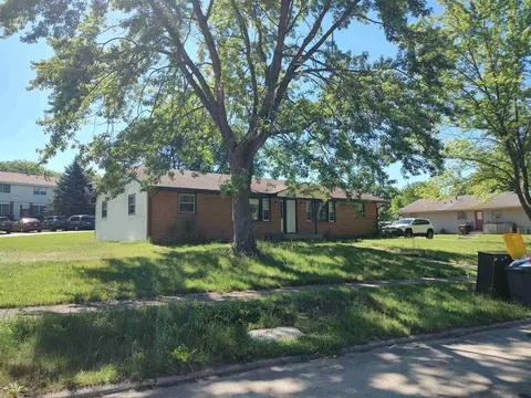 4610 Yale Dr, Rockford, IL 61109