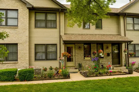 1835 Bright View Dr, Loves Park, IL 61111