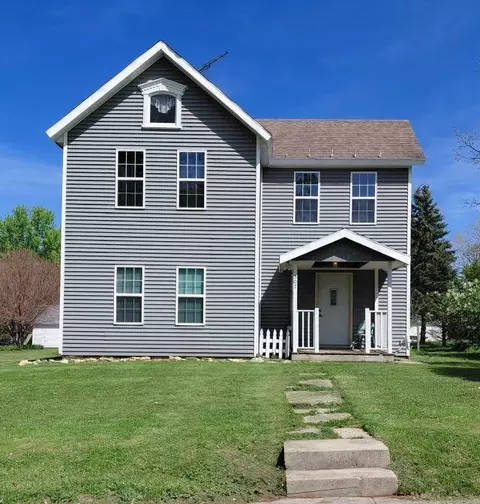 507 Main St, Leaf River, IL 61047