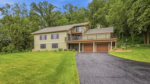 103 Cogan Dr, Galena, IL 61036