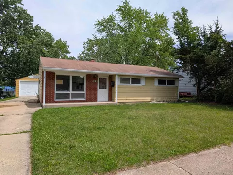 311 Stewart Dr, Freeport, IL 61032