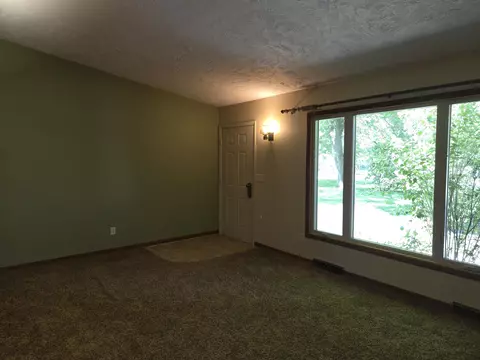 4463 Adele St, Roscoe, IL 61073 photo 9