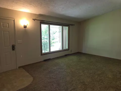 4463 Adele St, Roscoe, IL 61073 photo 8