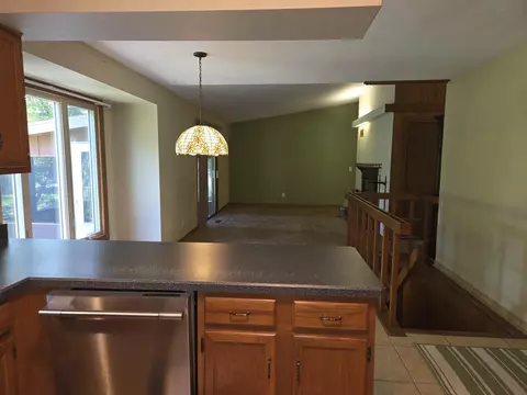 4463 Adele St, Roscoe, IL 61073 photo 15