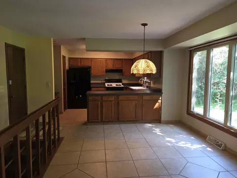4463 Adele St, Roscoe, IL 61073 photo 13