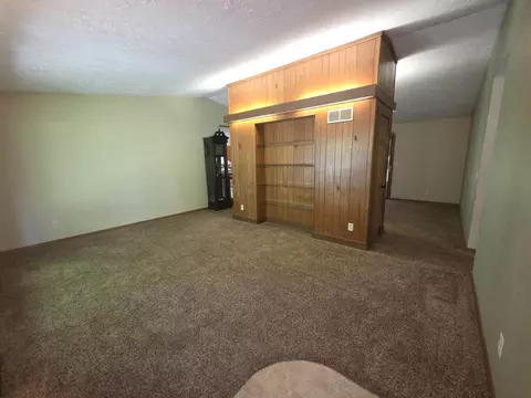 4463 Adele St, Roscoe, IL 61073 photo 6