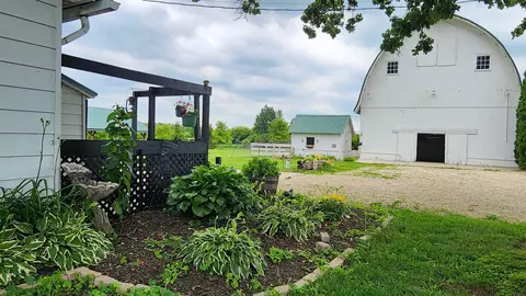 Exterior - 8999 Centerville Rd, Capron, IL 61012 photo 10 of 13