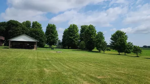 Exterior - 8999 Centerville Rd, Capron, IL 61012 photo 5 of 13