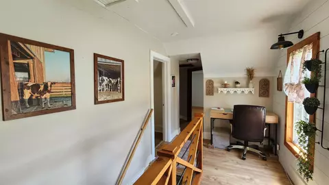 Entry Way - 8999 Centerville Rd, Capron, IL 61012 photo 2 of 5