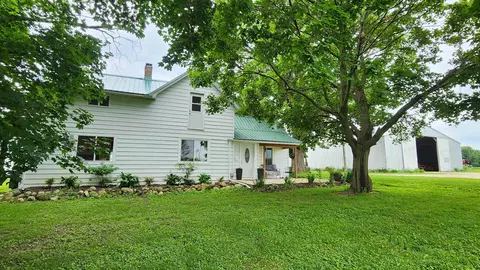 Exterior - 8999 Centerville Rd, Capron, IL 61012 photo 12 of 13