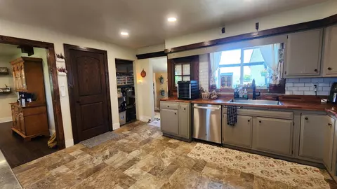 Kitchen - 8999 Centerville Rd, Capron, IL 61012 photo 3 of 6