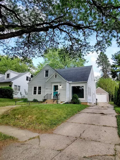 1826 Ohio Pkwy, Rockford, IL 61108