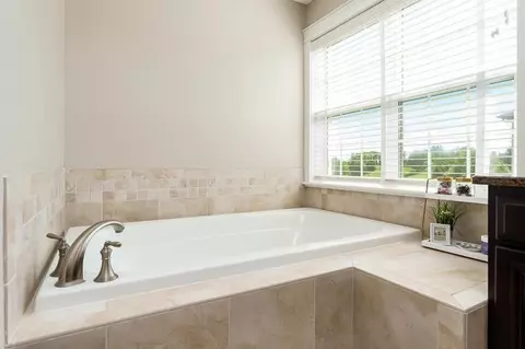 3515 Tournament Dr, Elgin, IL 60124 photo 32