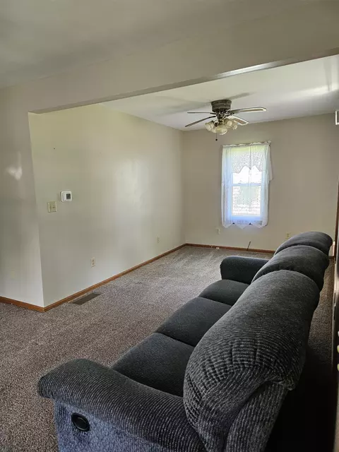 603 John St, Pecatonica, IL 61063 photo 5