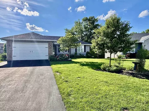 6332 Crystal Brook Ln, Machesney Park, IL 61115