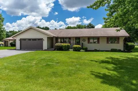 7431 Farview Dr, Cherry Valley, IL 61016