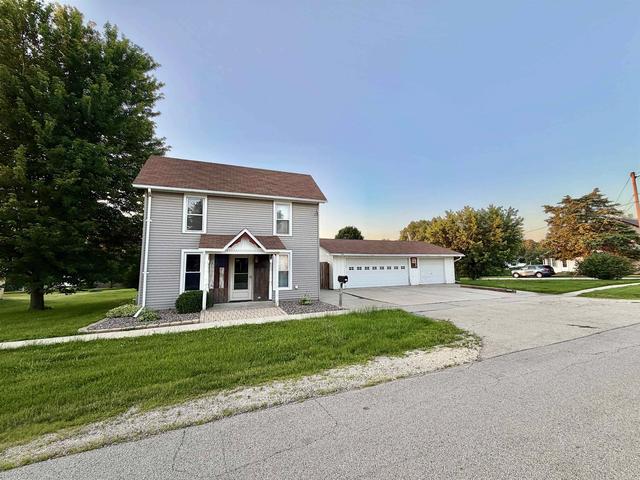 208 E Broad St, Mount Carroll, IL 61053