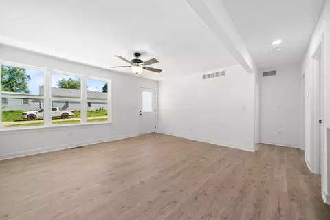 3569 W Egan Rd, Leaf River, IL 61047 photo 4