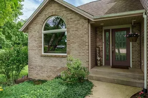 11307 Ridgecrest Dr, Roscoe, IL 61073 photo 2
