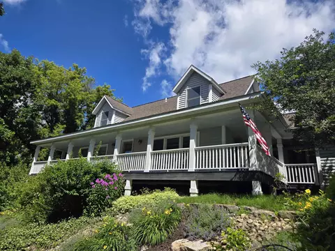 5 N A114 N Apple Canyon Rd, Apple River, IL 61001