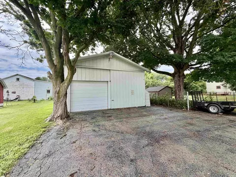 Exterior - 504 E Colden St, Polo, IL 61064 photo 6 of 6