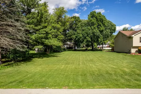 411 NE Staffordshire Dr, Poplar Grove, IL 61065