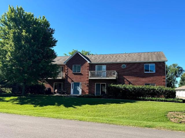 5635 Andrews Dr, Roscoe, IL 61073