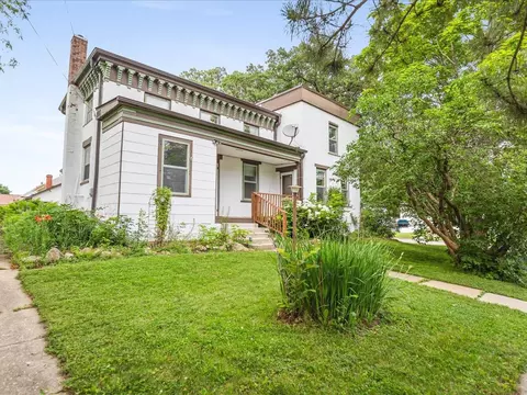 224 E 5th St, Pecatonica, IL 61063 photo 2