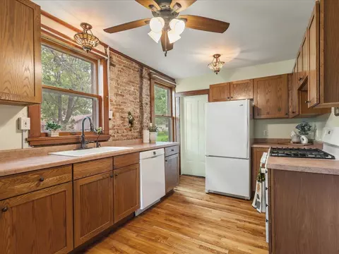 224 E 5th St, Pecatonica, IL 61063 photo 7