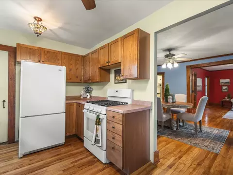 224 E 5th St, Pecatonica, IL 61063 photo 8