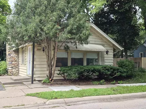2203 Cumberland St, Rockford, IL 61103