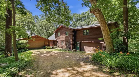 8790 S Gamble Hill Rd, Hanover, IL 61041