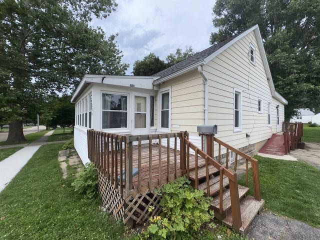 206 W Main St, Mount Morris, IL 61054