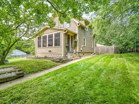1644 Oakes Ave, Rockford, IL 61107