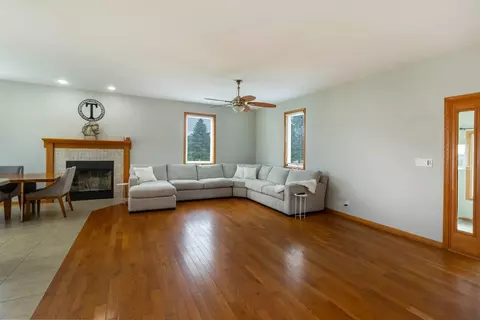 16649 Beaverton Rd, Capron, IL 61012 photo 8