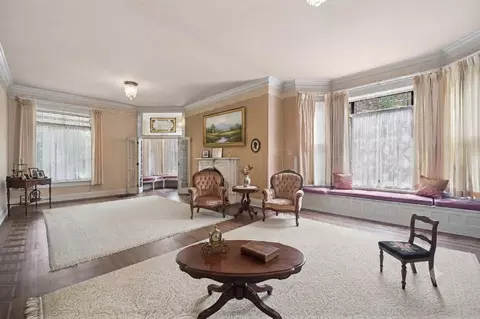 214 S State St, Elgin, IL 60123 photo 6