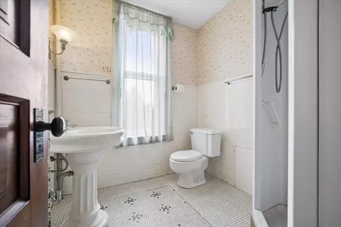 214 S State St, Elgin, IL 60123 photo 20