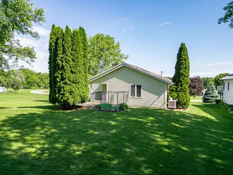 Exterior - 1840 Darby Ln, Lake Summerset, IL 61019 photo 3 of 4