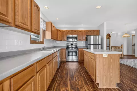 Kitchen - 1840 Darby Ln, Lake Summerset, IL 61019 photo 2 of 3