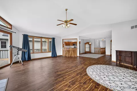 Living - 1840 Darby Ln, Lake Summerset, IL 61019 photo 3 of 3