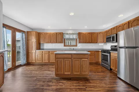 Kitchen - 1840 Darby Ln, Lake Summerset, IL 61019 photo 1 of 3