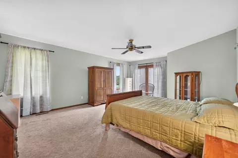 Bedroom - 1840 Darby Ln, Lake Summerset, IL 61019 photo 8 of 9