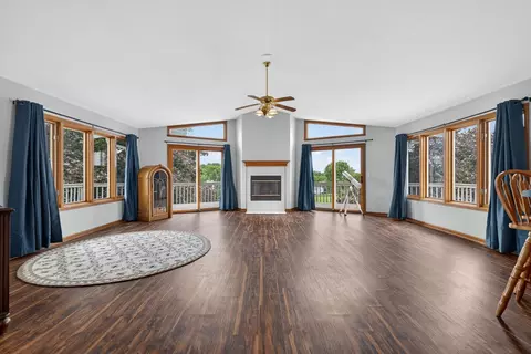 Living - 1840 Darby Ln, Lake Summerset, IL 61019 photo 1 of 3