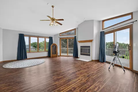 Living - 1840 Darby Ln, Lake Summerset, IL 61019 photo 2 of 3